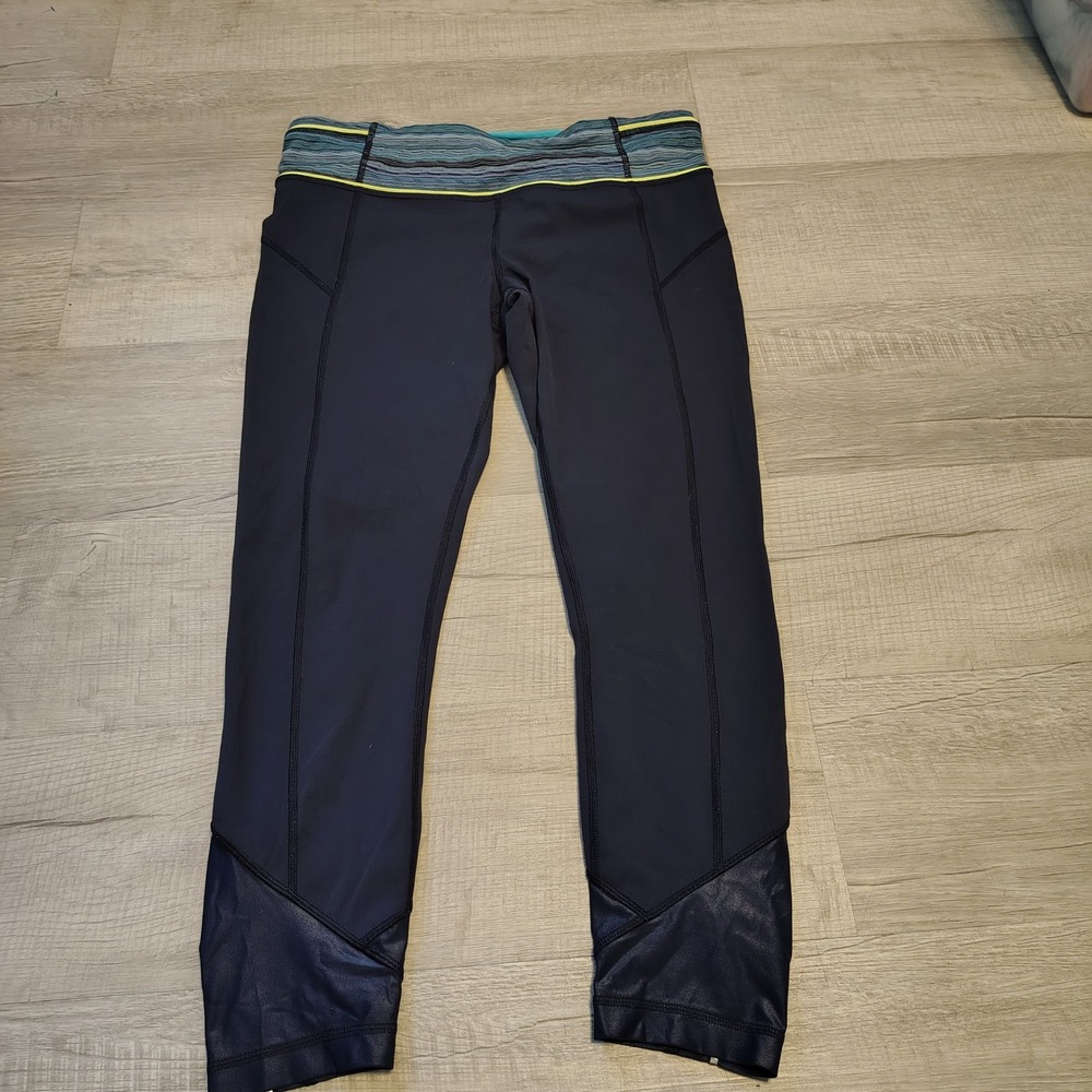 Lululemon Run Inspire Crop II Navy Blue Striped Waist Leggings Size 10